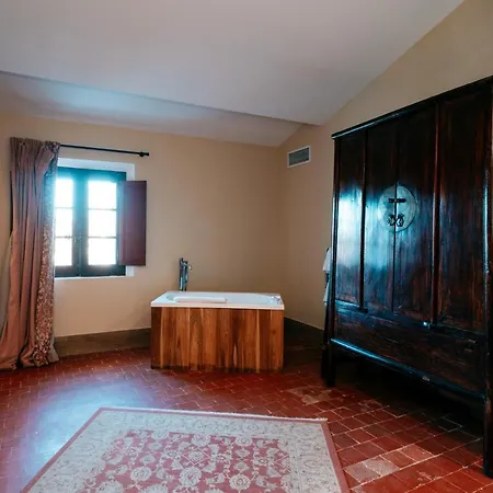 Aparthotel Le Clos Violette D'aglaé LʼIsle-sur-la-Sorgue